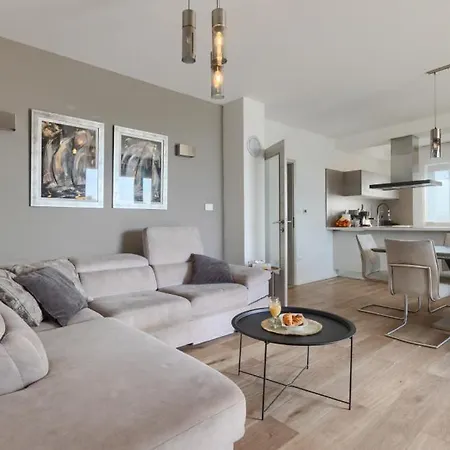 Vila Privepolai By Guide Pula