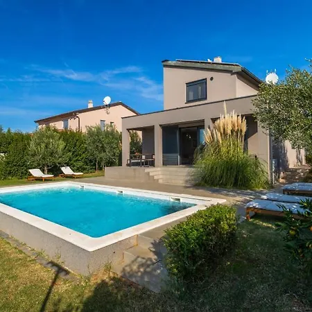 Privepolai By Guide Vila *