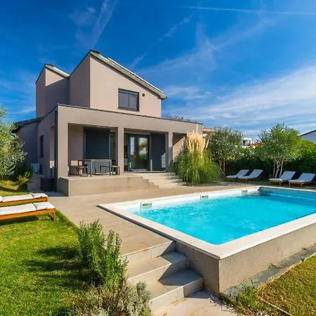 Vila Privepolai By Guide Pula