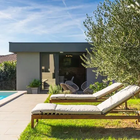 Privepolai By Guide *