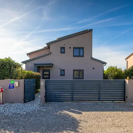 Privepolai By Guide * Pula