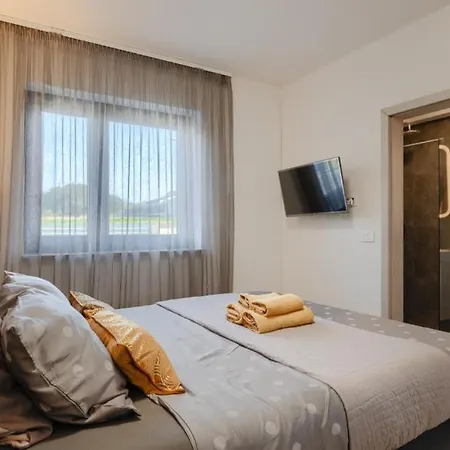 Privepolai By Guide Vila Pula