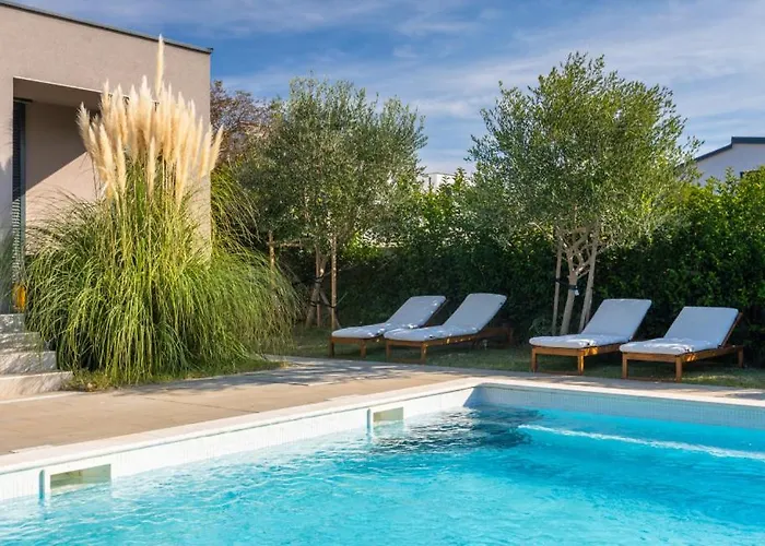 Privepolai By Guide * Pula