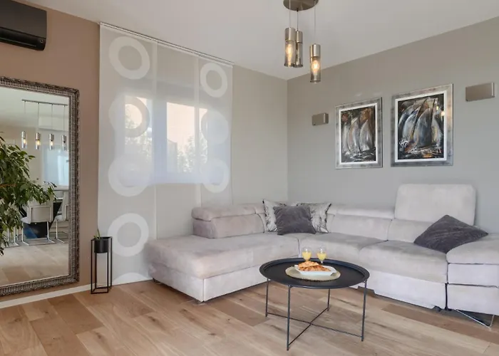 Privepolai By Guide * פולה