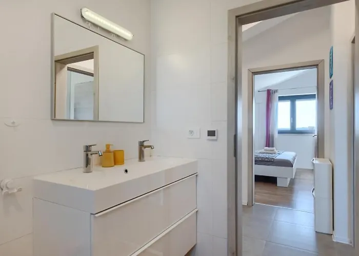 Privepolai By Guide *