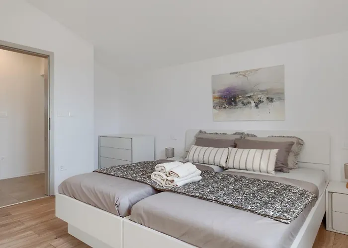 Privepolai By Guide *